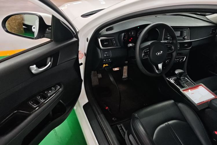 Used Kia K5 2016 2.0L Automatic GLS Driver Seat