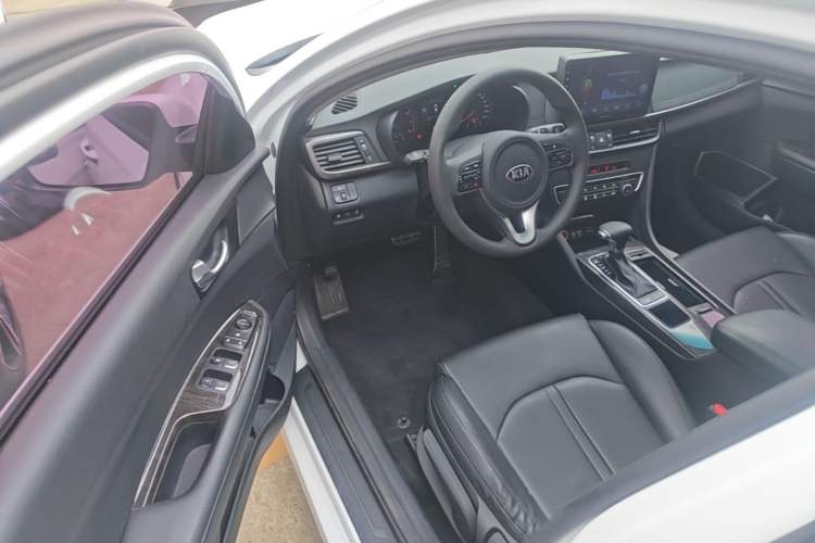 Used Kia K5 2016 2.0L Automatic GLS Driver Seat
