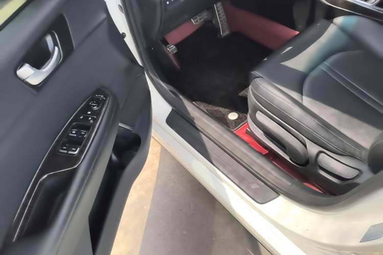 Used Kia K5 2016 1.6T Automatic LUX Driver Seat