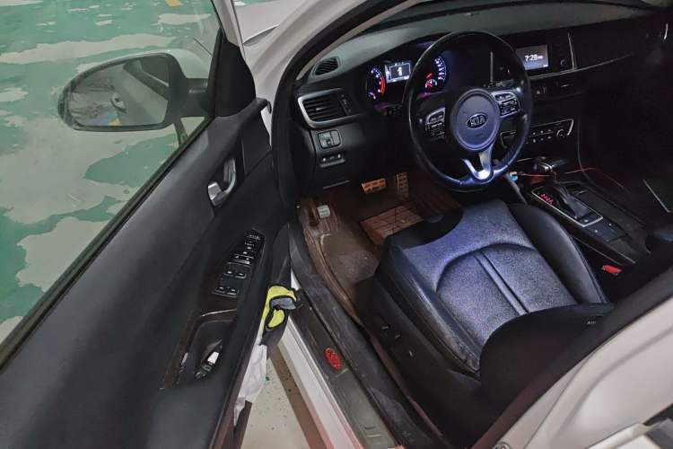 Used Kia K5 2016 2.0L Automatic LUX Driver Seat