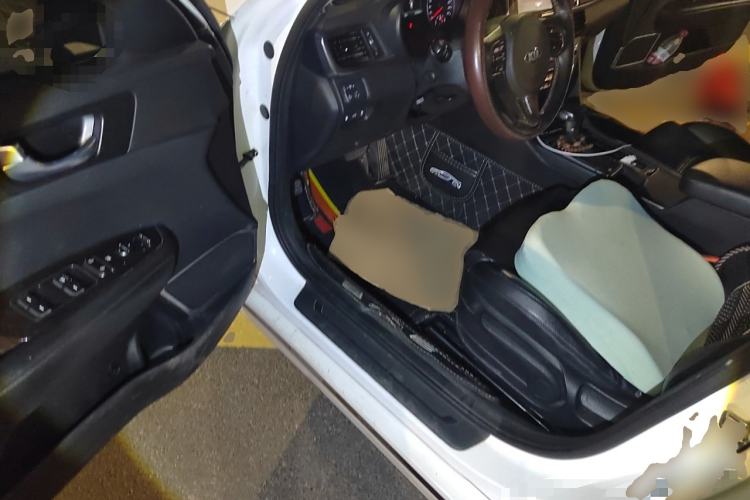 Used Kia K5 2016 2.0L Hybrid GLS Driver Seat