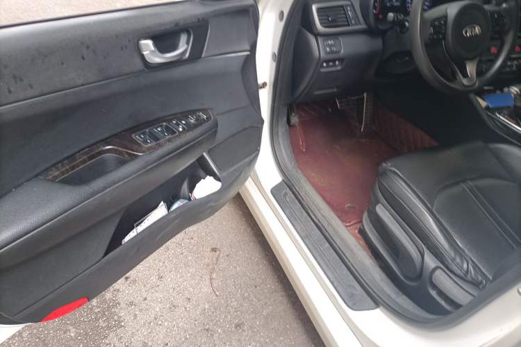 Used Kia K5 2016 2.0L Automatic GLS Driver Seat