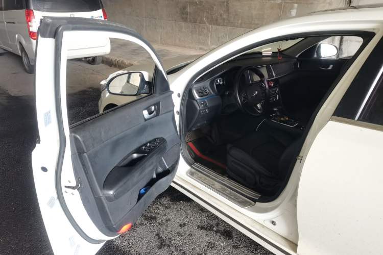 Used Kia K5 2016 2.0L Hybrid GLS Driver Seat