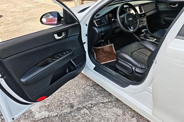 Used Kia K5 2016 2.0L Automatic GLS Driver Seat