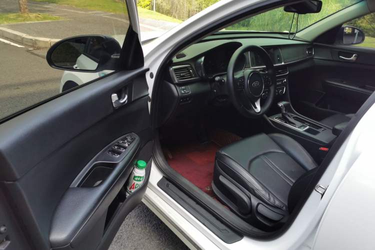 Used Kia K5 2016 2.0L Hybrid GLS Driver Seat