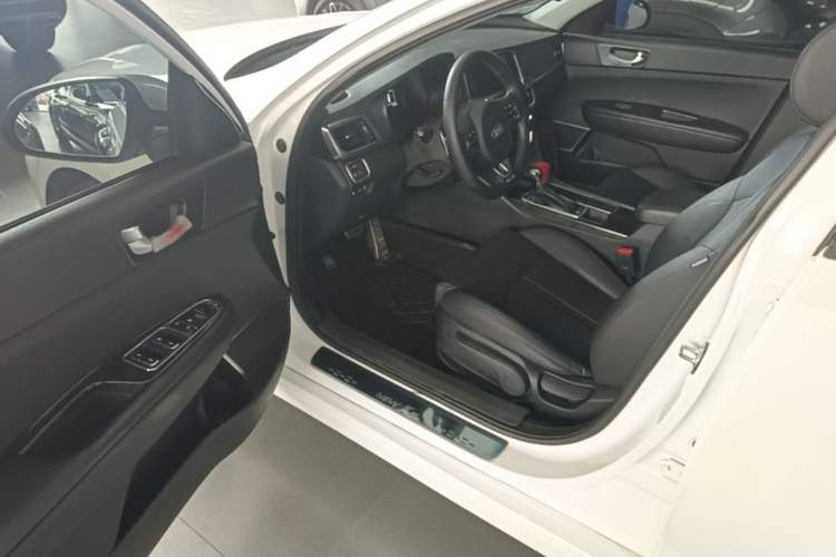 Used Kia K5 2016 1.6T Automatic LUX Driver Seat