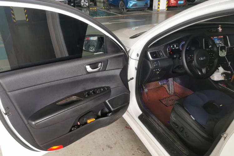 Used Kia K5 2016 2.0L Automatic LUX Driver Seat
