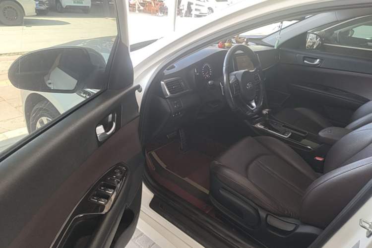 Used Kia K5 2016 1.6T Automatic LUX Driver Seat