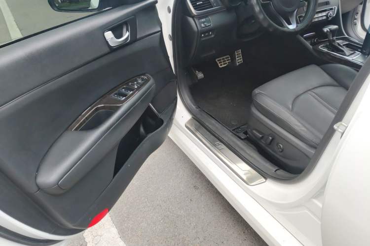 Used Kia K5 2016 2.0L Automatic LUX Driver Seat