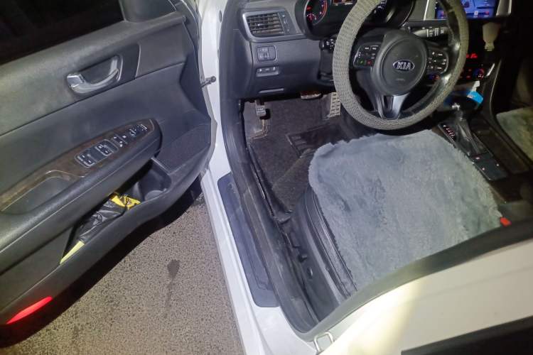 Used Kia K5 2016 2.0L Automatic LUX Driver Seat