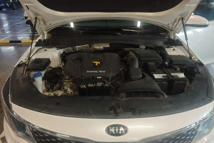 Used Kia K5 2016 2.0L Automatic LUX Engine Bay
