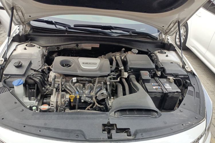 Used Kia K5 2016 1.6T Automatic LUX Engine Bay