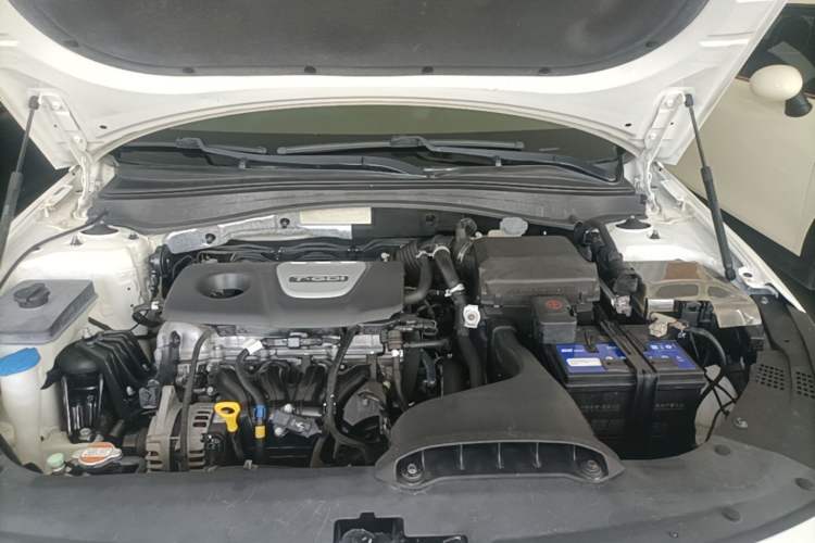 Used Kia K5 2016 1.6T Automatic LUX Engine Bay