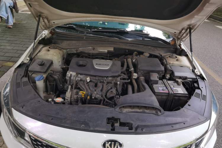 Used Kia K5 2016 1.6T Automatic LUX Engine Bay