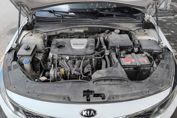 Used Kia K5 2016 1.6T Automatic LUX Engine Bay