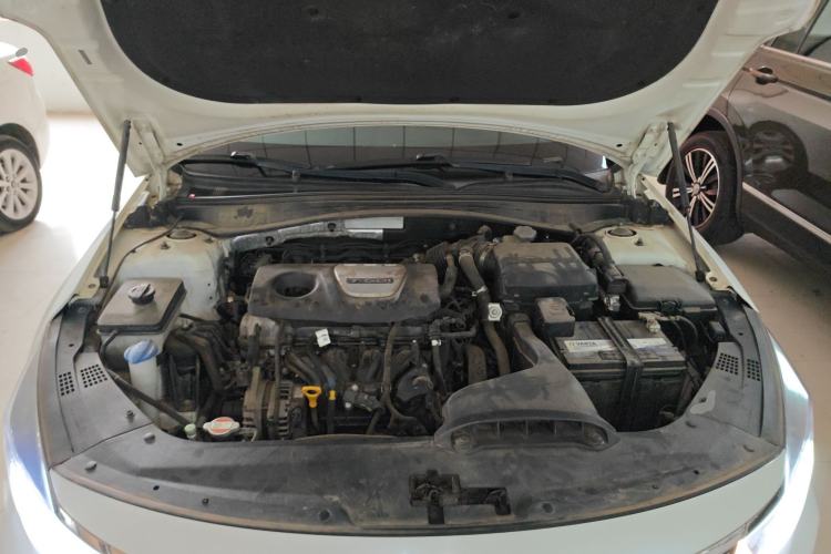 Used Kia K5 2016 1.6T Automatic LUX Engine Bay