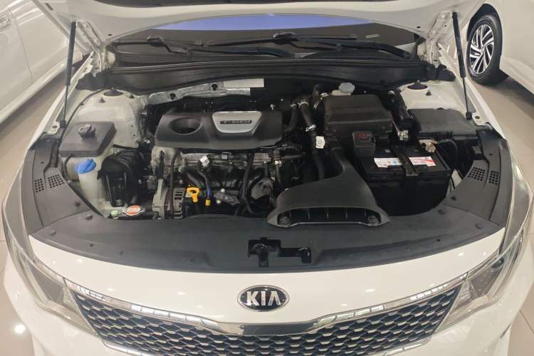 Used Kia K5 2016 1.6T Automatic LUX Engine Bay