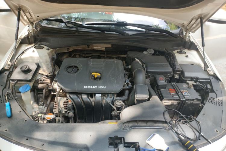 Used Kia K5 2016 2.0L Automatic LUX Engine Bay
