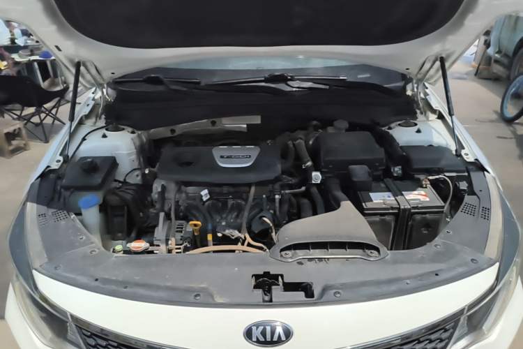Used Kia K5 2016 1.6T Automatic LUX Engine Bay