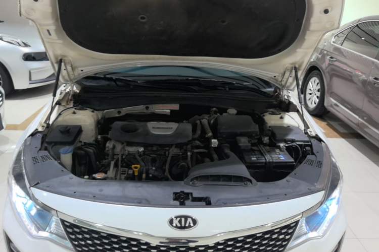 Used Kia K5 2016 1.6T Automatic LUX Engine Bay
