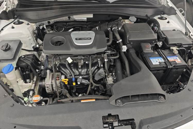 Used Kia K5 2016 1.6T Automatic LUX Engine Bay