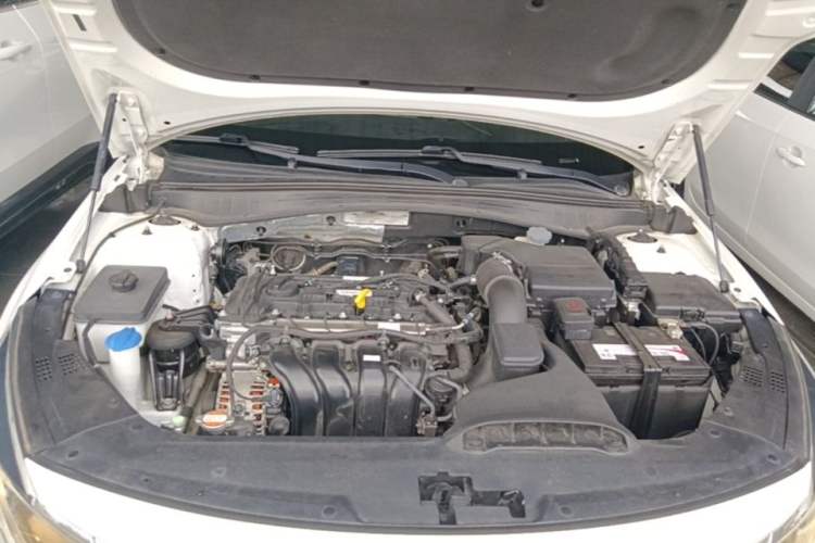 Used Kia K5 2016 2.0L Automatic GL Engine Bay