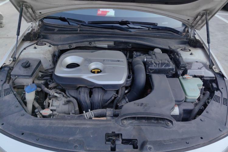 Used Kia K5 2016 2.0L Hybrid GLS Engine Bay
