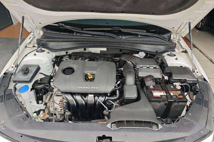 Used Kia K5 2016 2.0L Automatic GLS Engine Bay