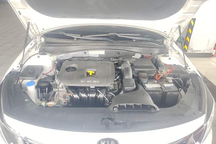 Used Kia K5 2016 2.0L Automatic LUX Engine Bay