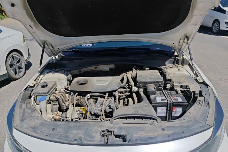 Used Kia K5 2016 1.6T Automatic LUX Engine Bay