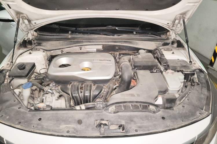 Used Kia K5 2016 2.0L Hybrid GLS Engine Bay