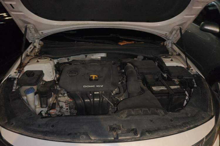 Used Kia K5 2016 2.0L Automatic LUX Engine Bay