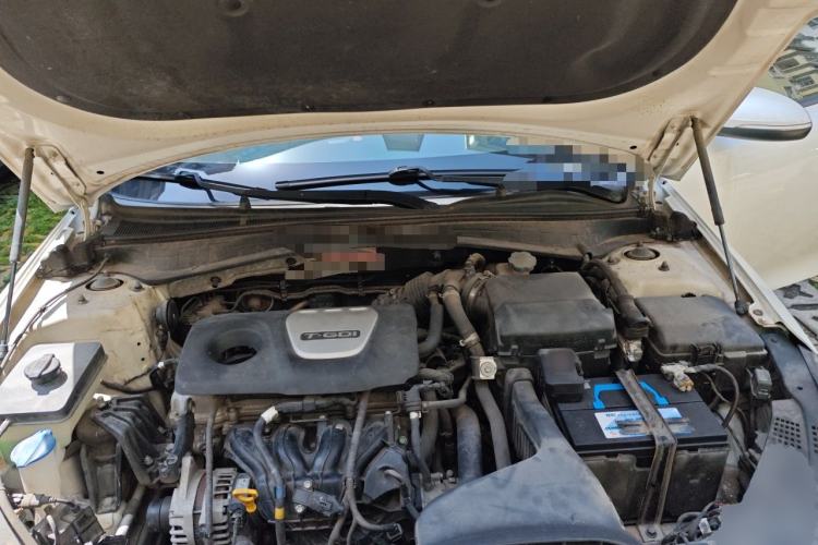 Used Kia K5 2016 1.6T Automatic LUX Engine Bay
