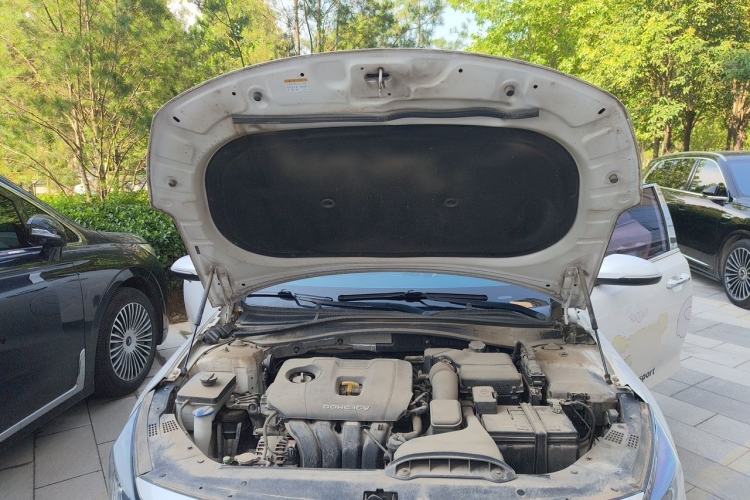 Used Kia K5 2016 2.0L Automatic LUX Engine Bay