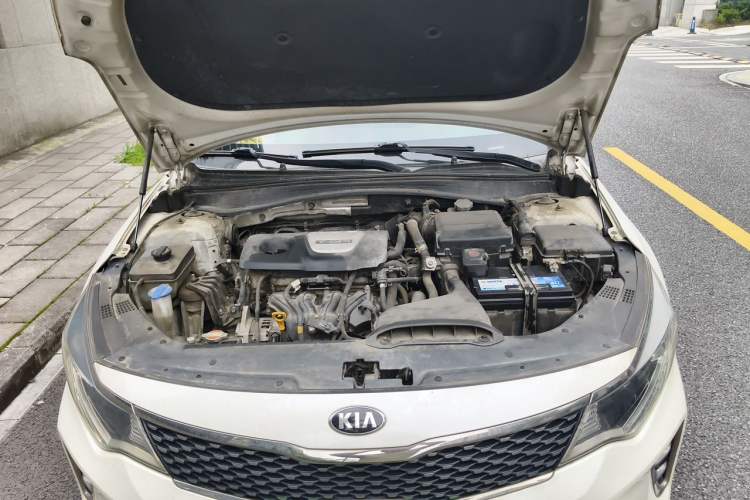 Used Kia K5 2016 1.6T Automatic LUX Engine Bay