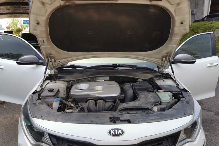 Used Kia K5 2016 2.0L Hybrid GLS Engine Bay