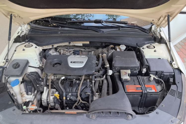 Used Kia K5 2016 1.6T Automatic LUX Engine Bay