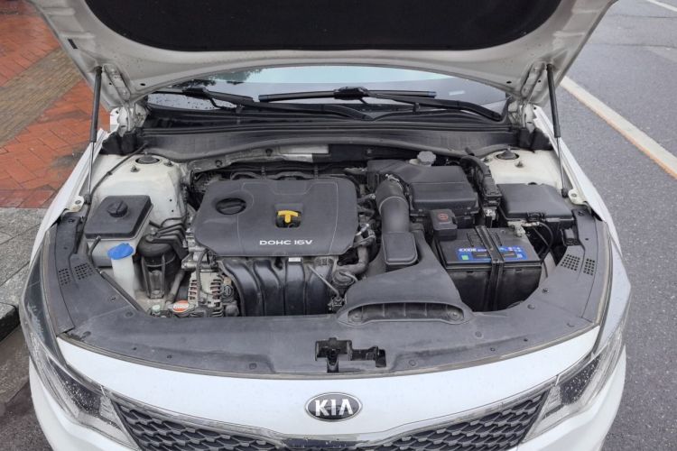 Used Kia K5 2016 2.0L Automatic LUX Engine Bay