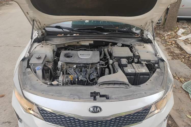 Used Kia K5 2016 1.6T Automatic LUX Engine Bay