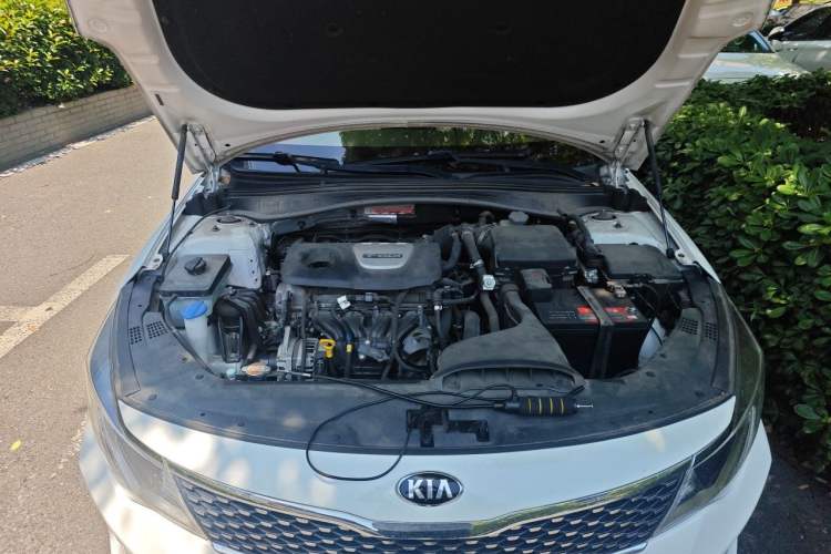 Used Kia K5 2016 1.6T Automatic LUX Engine Bay