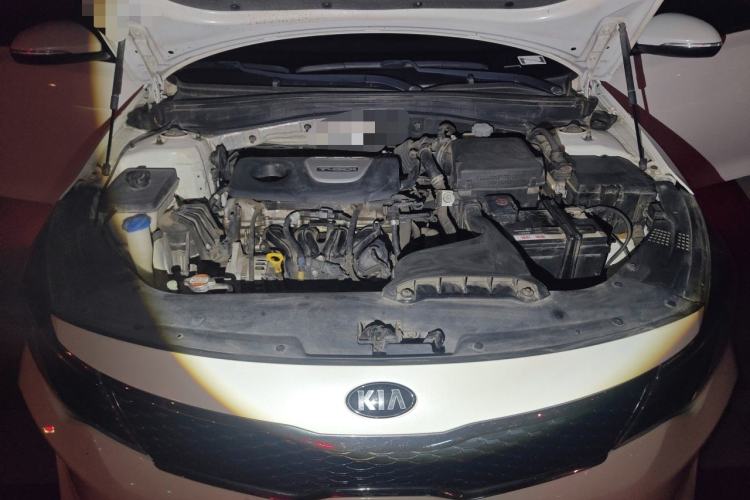 Used Kia K5 2016 1.6T Automatic LUX Engine Bay