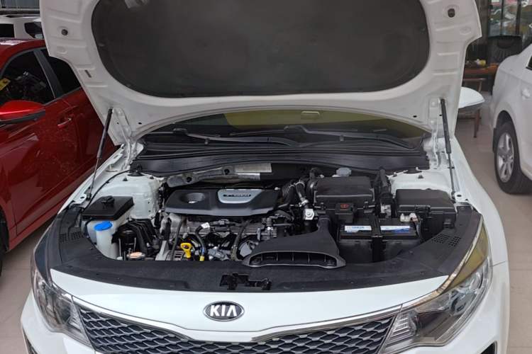 Used Kia K5 2016 1.6T Automatic LUX Engine Bay