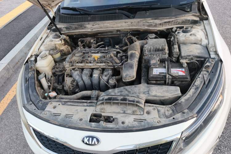 Used Kia K5 2016 2.0L Automatic GL Engine Bay