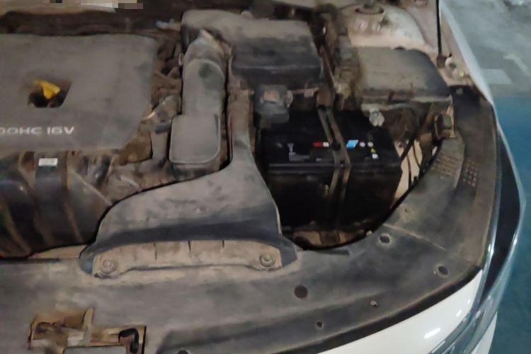 Used Kia K5 2016 2.0L Automatic LUX Engine Bay Left