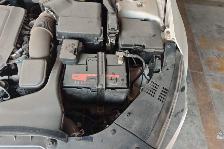 Used Kia K5 2016 2.0L Automatic LUX Engine Bay Left