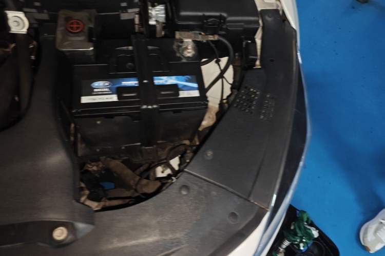 Used Kia K5 2016 1.6T Automatic LUX Engine Bay Left