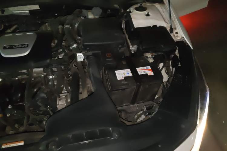 Used Kia K5 2016 1.6T Automatic LUX Engine Bay Left