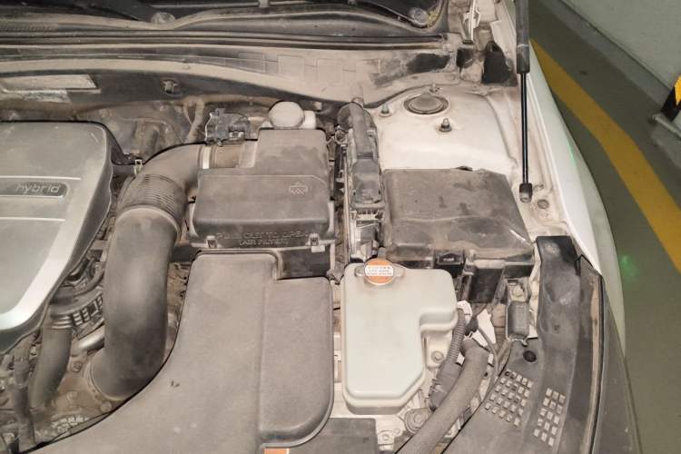 Used Kia K5 2016 2.0L Hybrid GLS Engine Bay Left