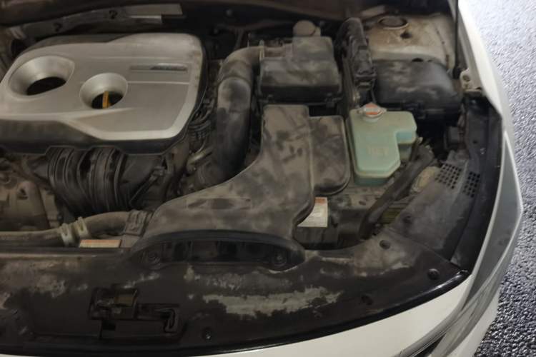 Used Kia K5 2016 2.0L Hybrid GLS Engine Bay Left