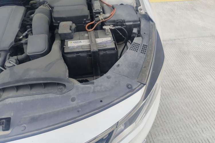 Used Kia K5 2016 2.0L Automatic LUX Engine Bay Left